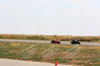 media/Apr-30-2023-CRA (Sun) [[020fcf5d43]]/Race 12-1000 Expert Superbike/